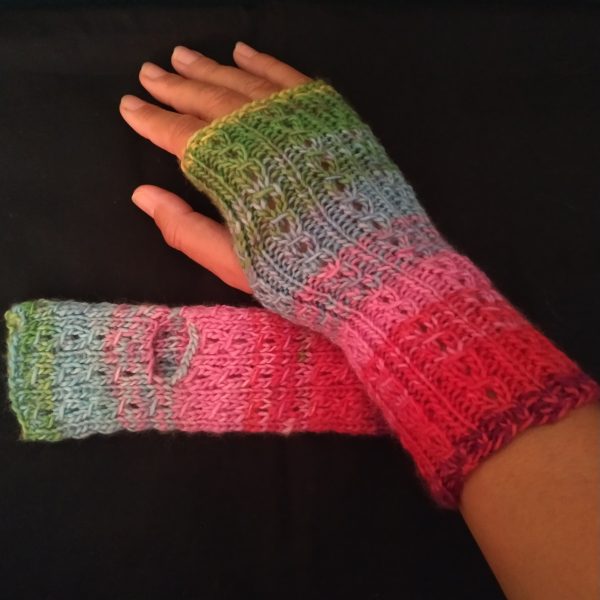 Roze-rood-groen met gaatjes